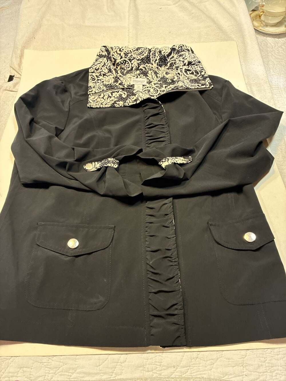 Zenergy by Chico's Black Lightweight Jacket with Floral Pattern Trim